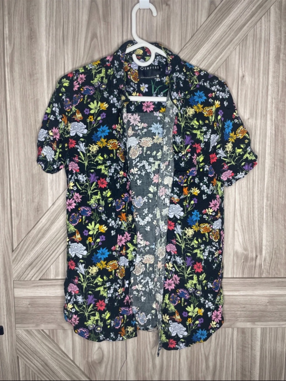 Empyre Men’s Black Floral Short-Sleeve Button Down Shirt